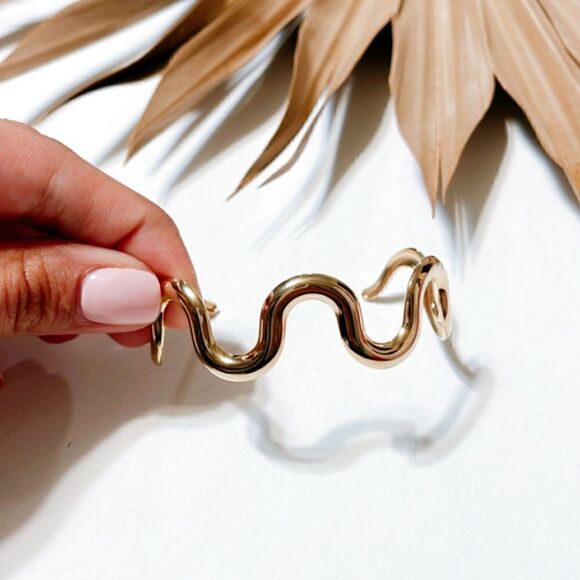 Gold geo bracelet #1121 - Picture 3 of 4